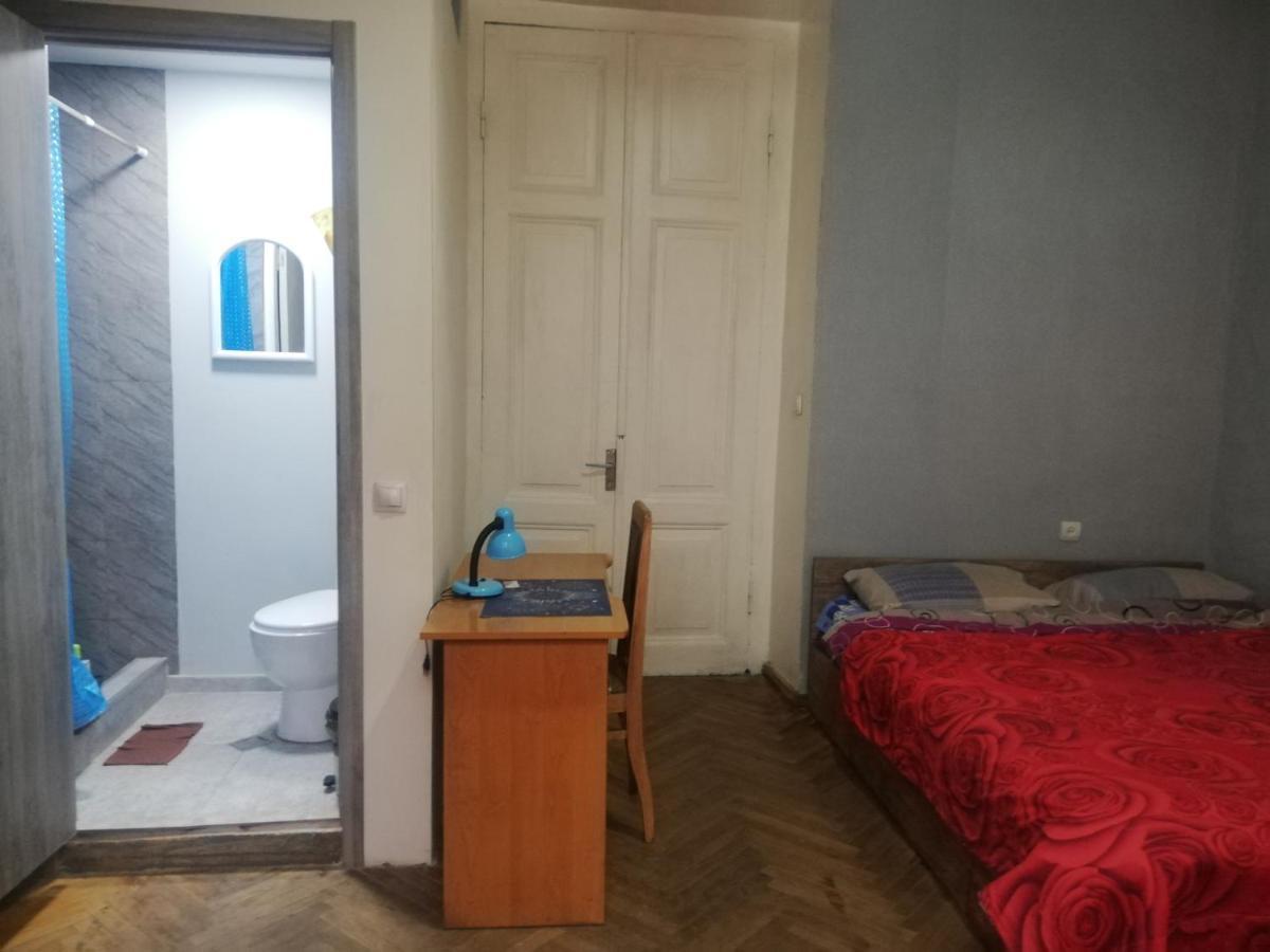 Eka'S Apartment On Marjanishvili Tbilisi Luaran gambar