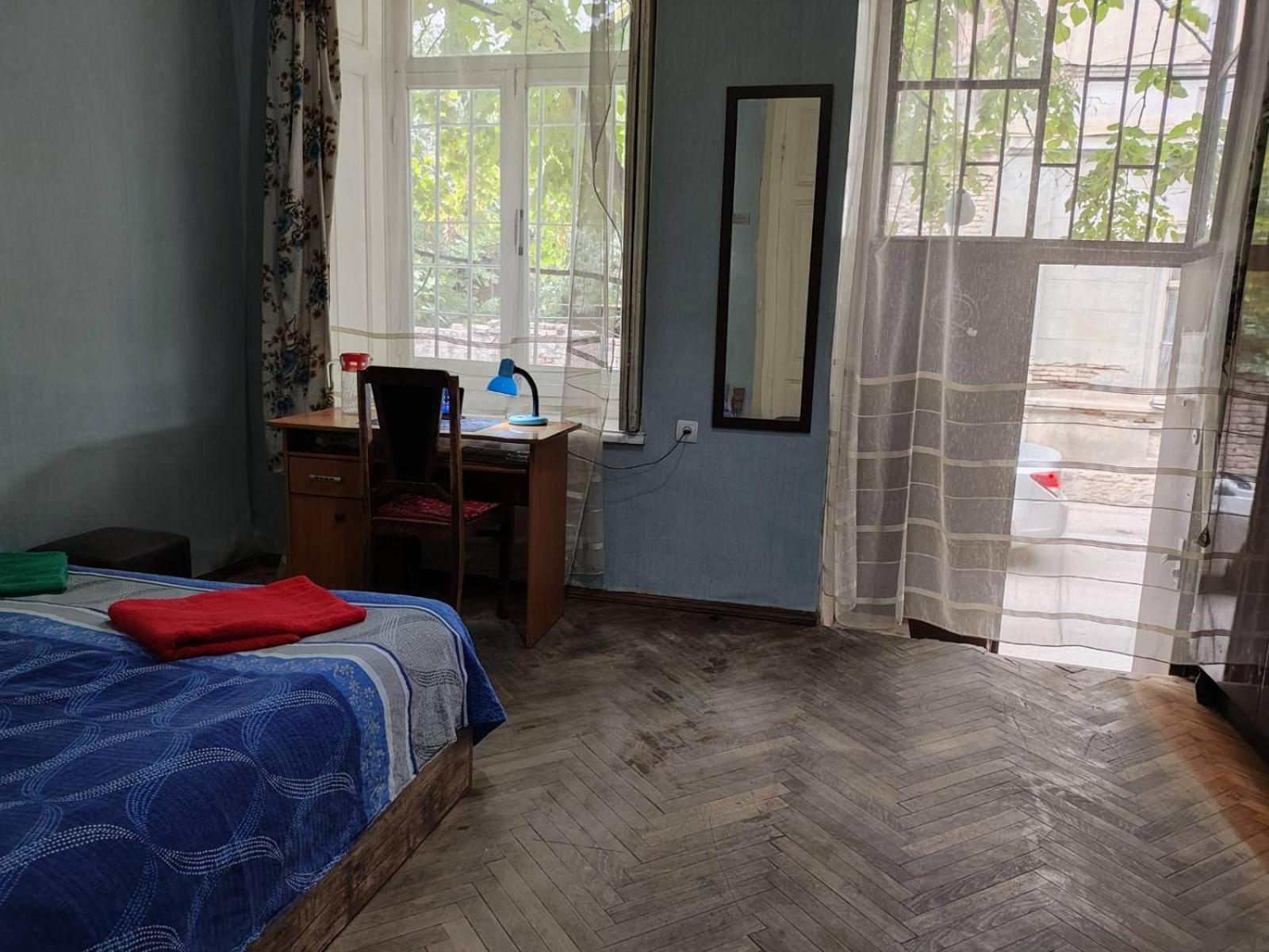 Eka'S Apartment On Marjanishvili Tbilisi Luaran gambar